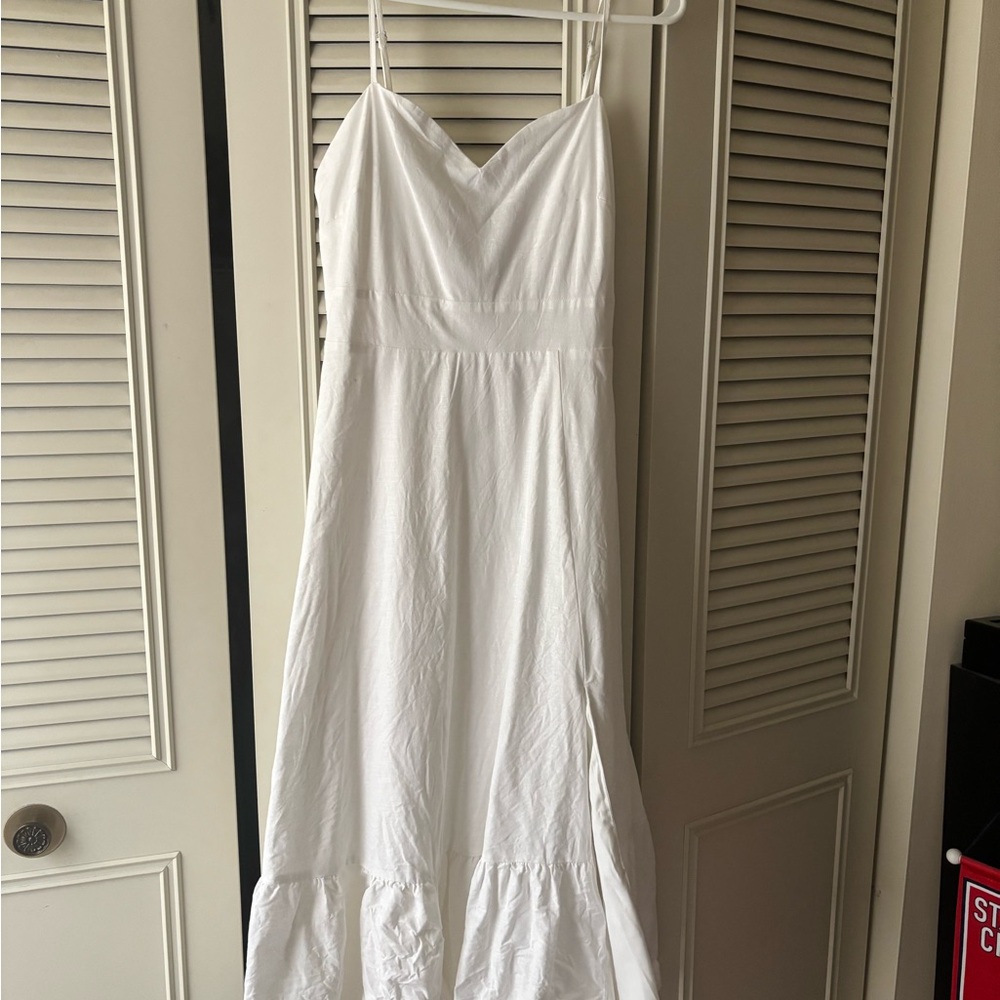 Elegant White Strapless Dress